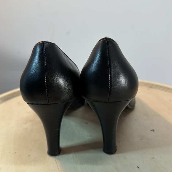 Chaps Black Leather Peep toe Heels Size 8 - Picture 4 of 9